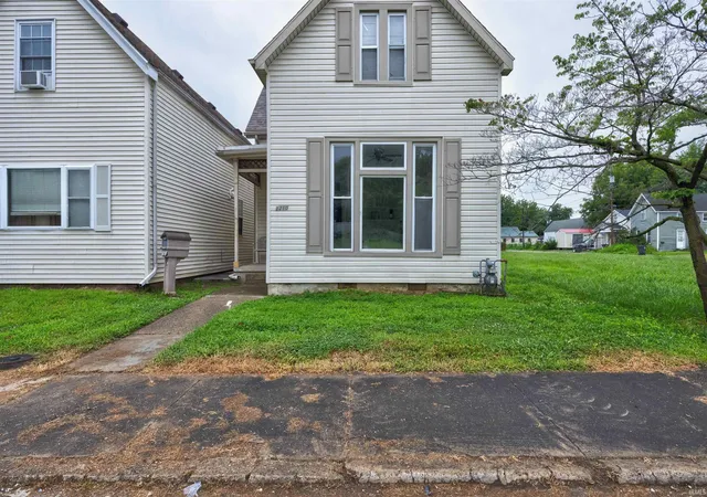 Homes for sale in Evansville, IN | 1210 N Third Ave, Evansville, IN 47710 | MLS# 202628080
