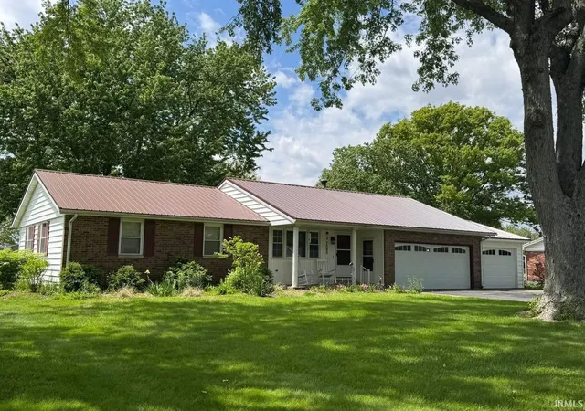 Homes for sale in Delphi, IN | 7090 W Crestwood Dr, Delphi, IN 46923 | MLS# 202628105