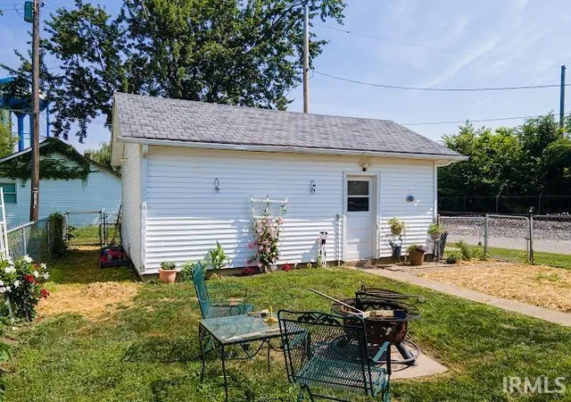3rd image of 200 W 8Th St, Jonesboro, IN 46938 | MLS# 202628117
