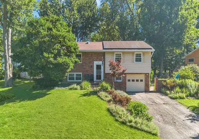 Photo 1 of Manufactured home for sale at 2213 S Sussex Dr, Bloomington, IN 47401 | MLS# 202628121 | Listing updated on 2026-09-03