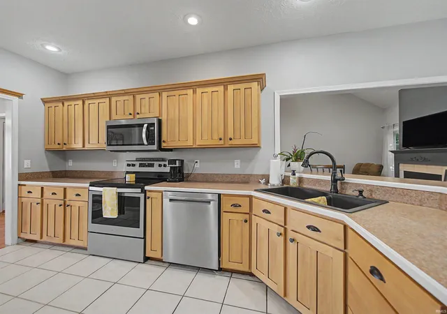 Photo 4 of Manufactured home for sale at 9000 Meghan Ct, Evansville, IN 47712 | MLS# 202628122 | Listing updated on 2026-08-30