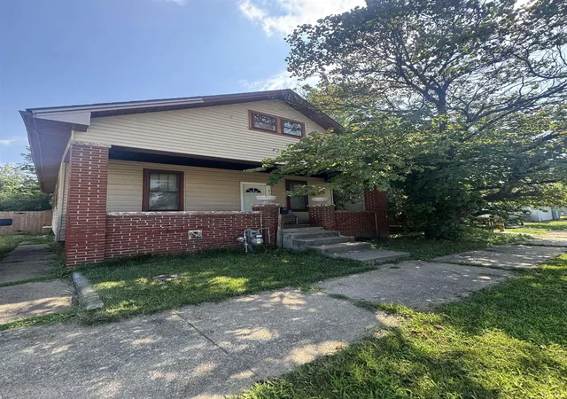 Homes for sale in Evansville, IN | 615 E Florida Ave, Evansville, IN 47711 | MLS# 202628128