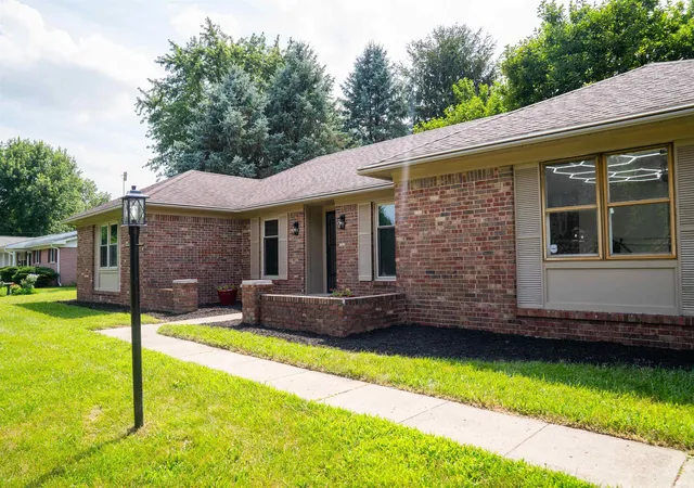 Homes for sale in Springport, IN | 71 E Wildwood Dr, Springport, IN 47386 | MLS# 202628134