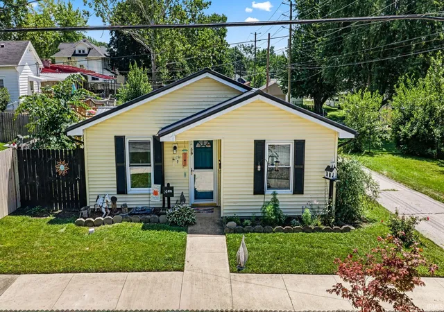 Homes for sale in Huntington, IN | 325 German St, Huntington, IN 46750 | MLS# 202628139