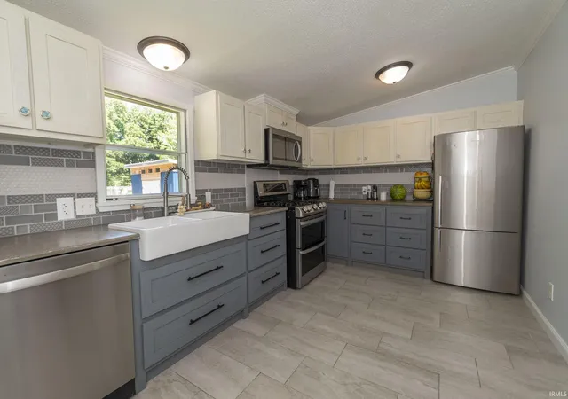 4th image of 27683 Plainfield Dr, Elkhart, IN 46514 | MLS# 202628148