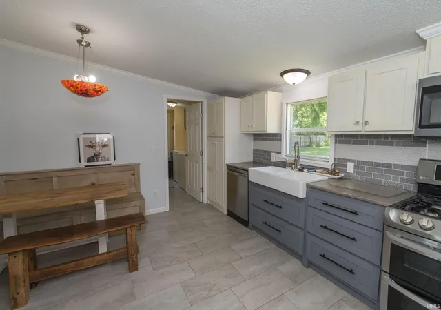 5th image of 27683 Plainfield Dr, Elkhart, IN 46514 | MLS# 202628148