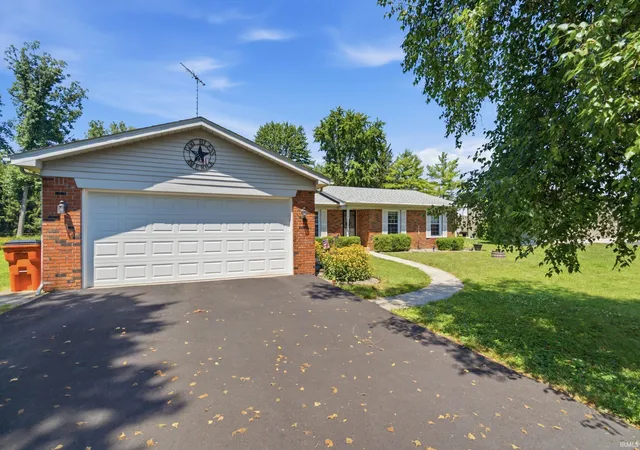 Homes for sale in Kokomo, IN | 1398 W 350 North, Kokomo, IN 46901 | MLS# 202628151