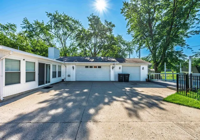 Homes for sale in Muncie, IN | 3005 W Twickingham, Muncie, IN 47304 | MLS# 202628154