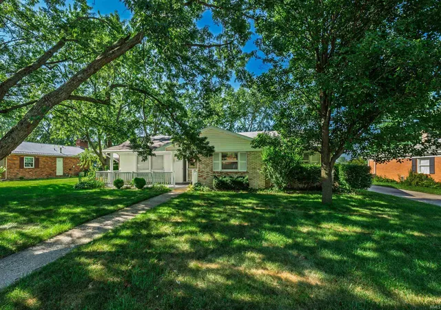 Homes for sale in Muncie, IN | 3005 W Twickingham, Muncie, IN 47304 | MLS# 202628154