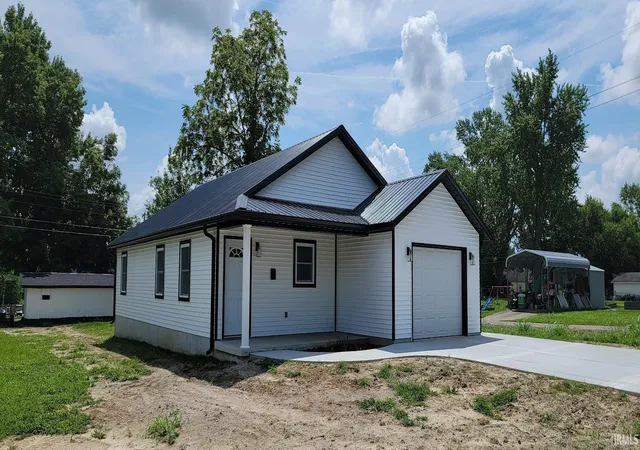 1st image of 725 S Indiana St, Bicknell, IN 47512 | MLS# 202628159