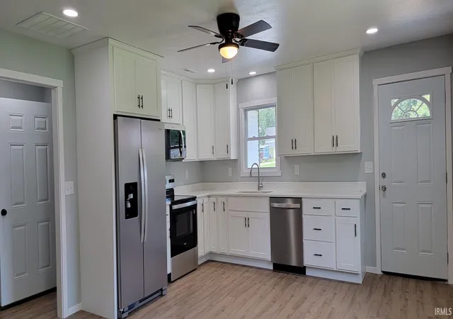 3rd image of 725 S Indiana St, Bicknell, IN 47512 | MLS# 202628159