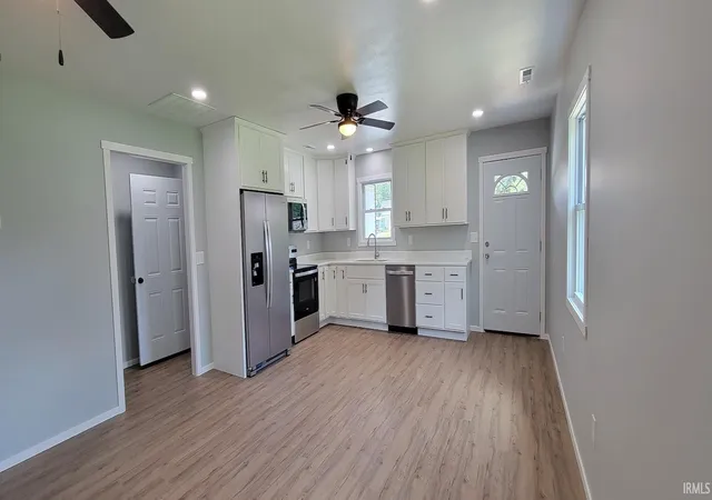 4th image of 725 S Indiana St, Bicknell, IN 47512 | MLS# 202628159