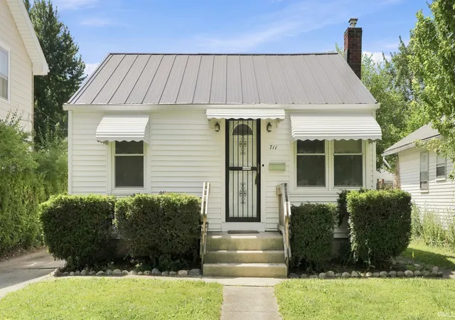 Photo 1 of Sale Pending at 711 Lillian Ave, Fort Wayne, IN 46808 | MLS# 202628162 | Listing updated on 2026-07-17