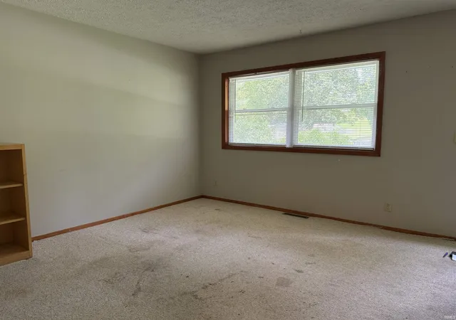 Photo 3 of Manufactured home for sale at 207 White Ln, Bedford, IN 47421 | MLS# 202628164 | Listing updated on 2026-07-21