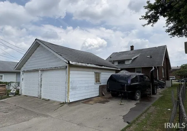 Photo 3 of Manufactured home for sale at 2317 Jackson St, Anderson, IN 46016 | MLS# 202628173 | Listing updated on 2026-08-25