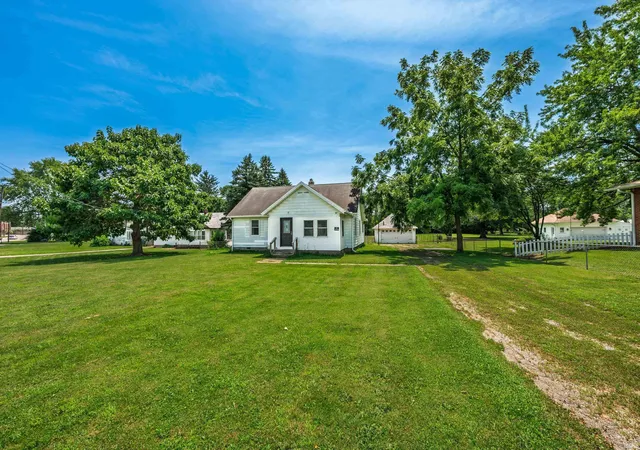 Homes for sale in Muncie, IN | 1401 S Burlington Ave, Muncie, IN 47302 | MLS# 202628175