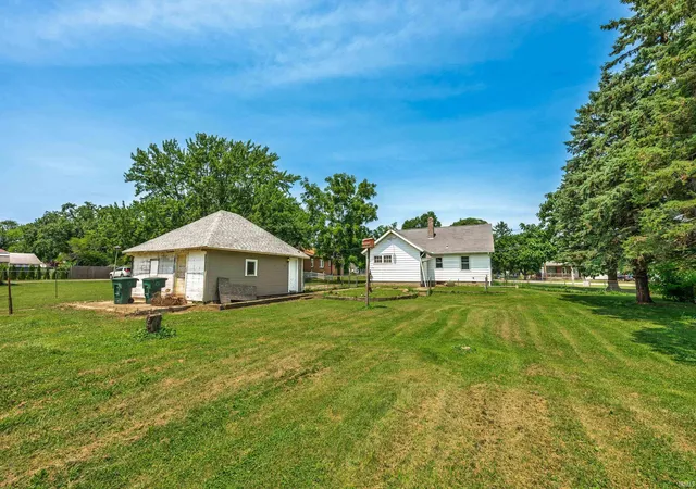 Homes for sale in Muncie, IN | 1401 S Burlington Ave, Muncie, IN 47302 | MLS# 202628175