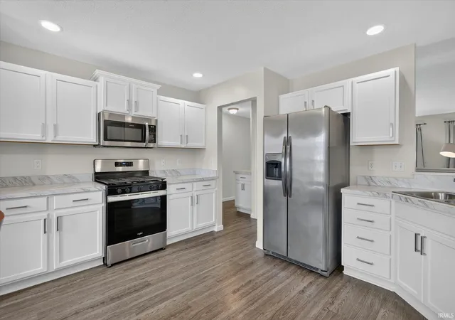 Photo 3 of Sale Pending at 51740 Melwood Ct, South Bend, IN 46628 | MLS# 202628197 | Listing updated on 2026-08-31