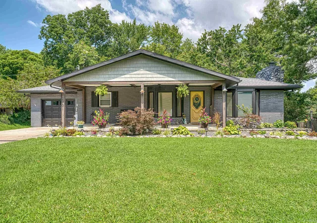Homes for sale in Evansville, IN | 2701 W Mill Rd, Evansville, IN 47720 | MLS# 202628198