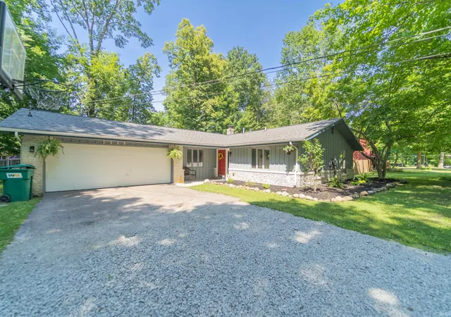 1st image of 1348 W Oakdale St, Warsaw, IN 46580 | MLS# 202628206