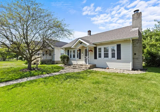 Photo 3 of Sale Pending at 1309 E Altgeld St, South Bend, IN 46614 | MLS# 202628223 | Listing updated on 2026-07-16