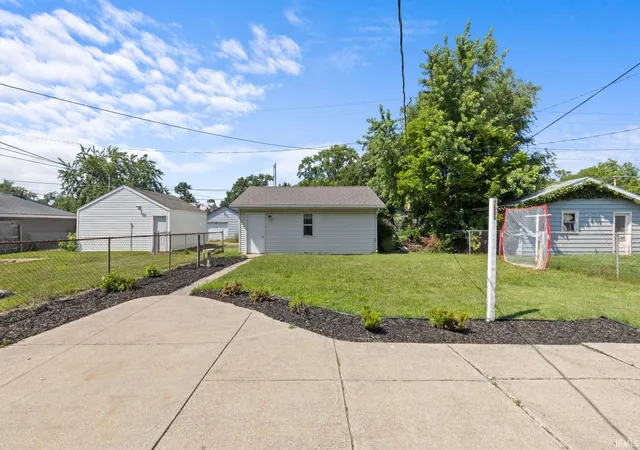 Photo 4 of Sale Pending at 1309 E Altgeld St, South Bend, IN 46614 | MLS# 202628223 | Listing updated on 2026-07-16