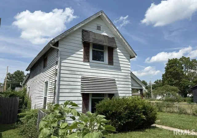 Photo 2 of Manufactured home for sale at 208 E 8th Street, Muncie, IN 47302 | MLS# 202628235 | Listing updated on 2026-08-25
