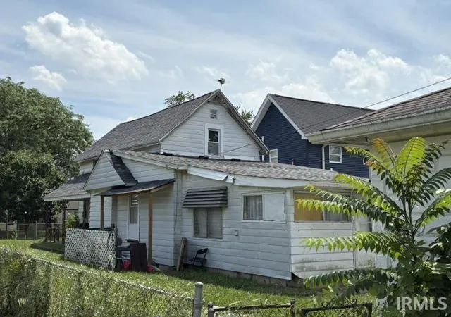 Photo 3 of Manufactured home for sale at 208 E 8th Street, Muncie, IN 47302 | MLS# 202628235 | Listing updated on 2026-08-25