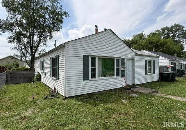Photo 2 of Manufactured home for sale at 2301 S Vine St, Muncie, IN 47302 | MLS# 202628238 | Listing updated on 2026-08-27