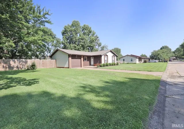 Homes for sale in Newburgh, IN | 2899 Terri Ln, Newburgh, IN 47630 | MLS# 202628244