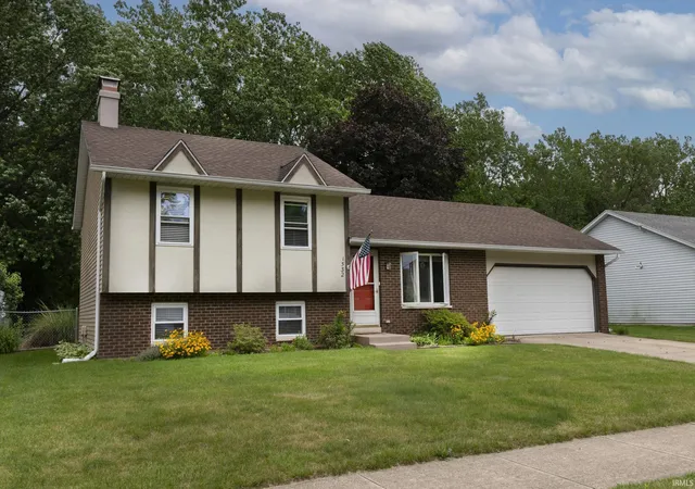Homes for sale in Mishawaka, IN | 1532 Blanchard Dr, Mishawaka, IN 46544 | MLS# 202628247