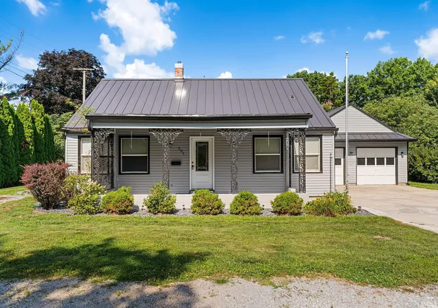 Homes for sale in Monticello, IN | 206 N 4th St, Monticello, IN 47960 | MLS# 202628251