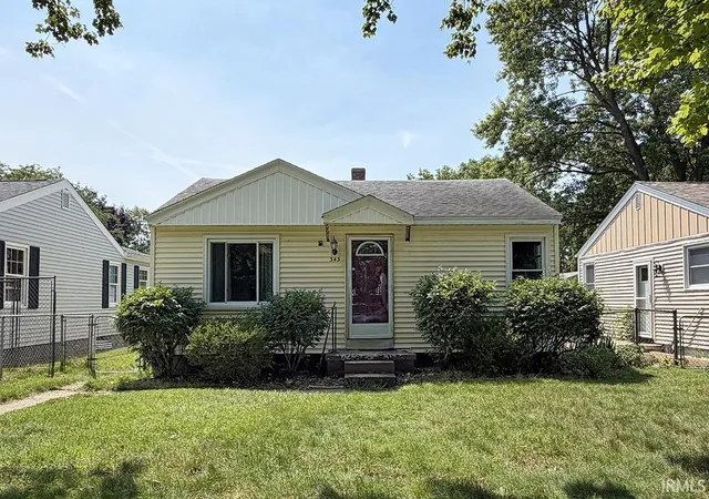 Homes for sale in Mishawaka, IN | 343 S Brook Ave, Mishawaka, IN 46544 | MLS# 202628253