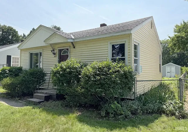 Homes for sale in Mishawaka, IN | 343 S Brook Ave, Mishawaka, IN 46544 | MLS# 202628253
