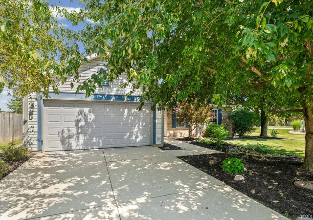 2nd image of 1 Goldersgreen Dr, Lafayette, IN 47905 | MLS# 202628259