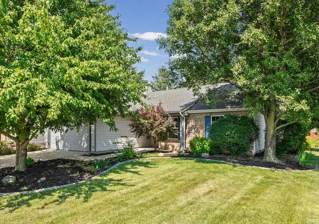 3rd image of 1 Goldersgreen Dr, Lafayette, IN 47905 | MLS# 202628259