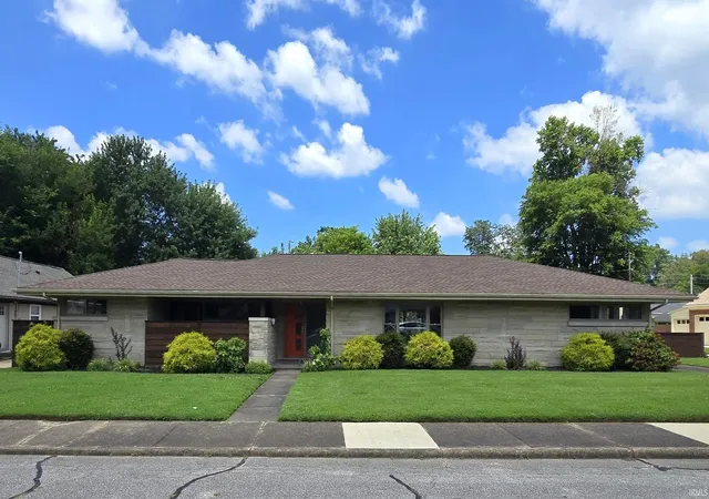 Homes for sale in Evansville, IN | 2226 E Gum St, Evansville, IN 47714 | MLS# 202628271