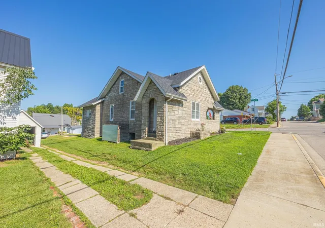 2nd image of 1445 Jackson St, Jasper, IN 47546 | MLS# 202628275