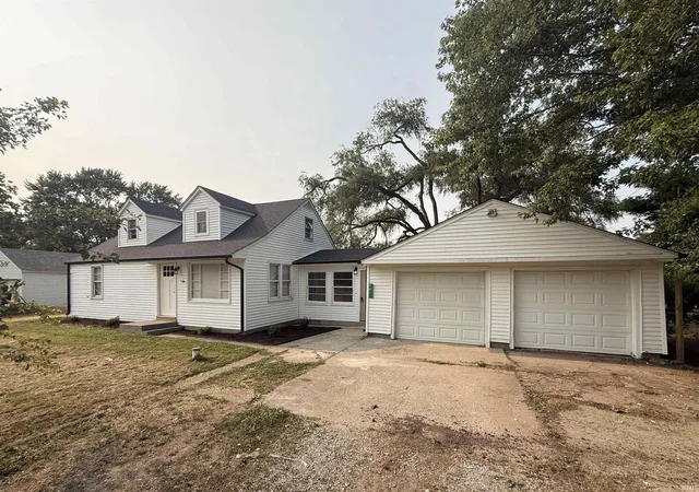 Photo 3 of Sale Pending at 7831 Hosler Rd, Leo, IN 46765 | MLS# 202628311 | Listing updated on 2026-07-22