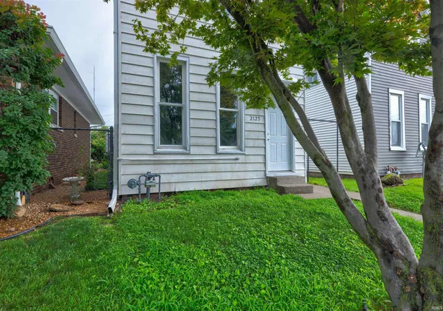 Photo 3 of Manufactured home for sale at 2123 W Iowa St, Evansville, IN 47712 | MLS# 202628329 | Listing updated on 2026-08-31