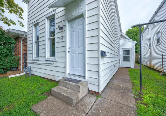 Photo 5 of Manufactured home for sale at 2123 W Iowa St, Evansville, IN 47712 | MLS# 202628329 | Listing updated on 2026-08-31