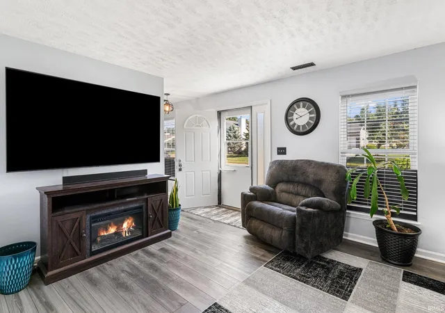 Photo 3 of Manufactured home for sale at 1903 Chenango Pl, West Lafayette, IN 47906 | MLS# 202628339 | Listing updated on 2026-09-28