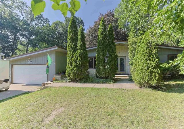 Manufactured home for sale at 17305 Fergus Dr, South Bend, IN 46635 | MLS# 202628401
