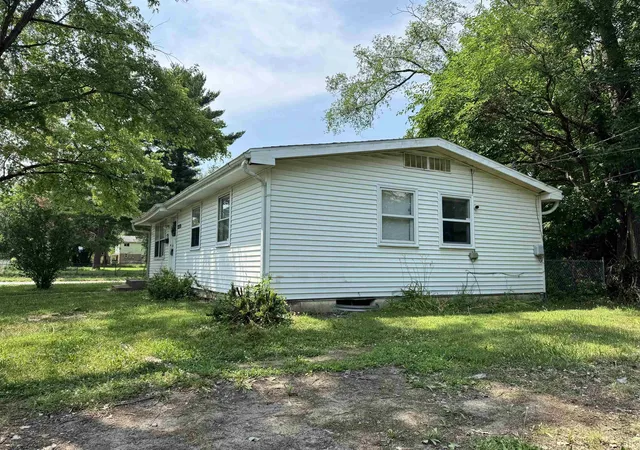 Photo 3 of Manufactured home for sale at 2219 W Bulla St, South Bend, IN 46628 | MLS# 202628412 | Listing updated on 2026-09-13