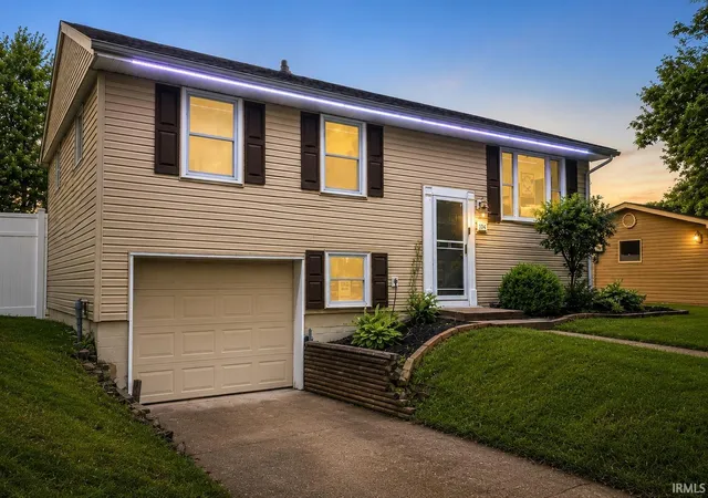 Photo 2 of Manufactured home for sale at 1404 Maplewood Dr, Kokomo, IN 46902 | MLS# 202628417 | Listing updated on 2026-10-17