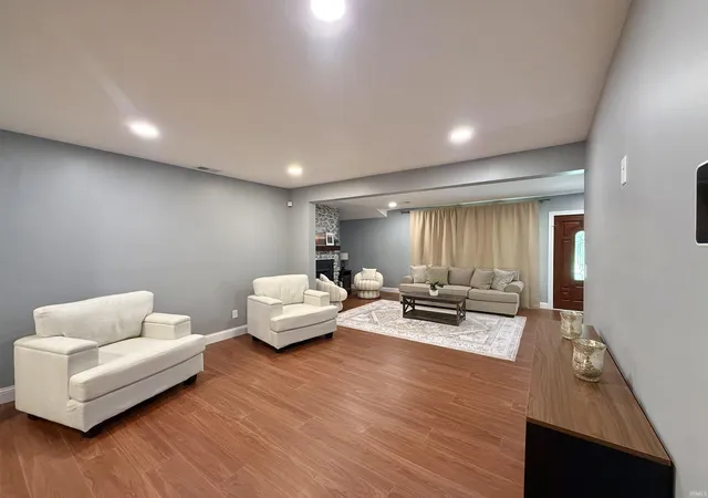 Photo 3 of Manufactured home for sale at 516 E Mill Rd, Evansville, IN 47711 | MLS# 202628453 | Listing updated on 2026-07-17