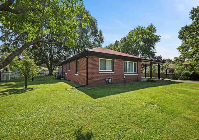 Photo 3 of Manufactured home for sale at 415 N 24th Avenue, Beech Grove, IN 46107 | MLS# 202628459 | Listing updated on 2026-08-21