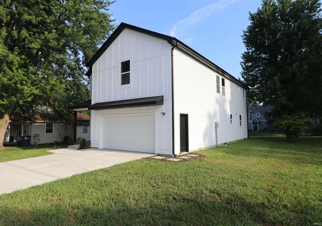 Photo 2 of Manufactured home for sale at 1410 W Morrison St, Frankfort, IN 46041 | MLS# 202628496 | Listing updated on 2026-09-07