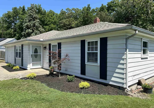 Photo 2 of Sale Pending at 1800 Tam O Shanter Ct, Kokomo, IN 46902 | MLS# 202628528 | Listing updated on 2026-09-14