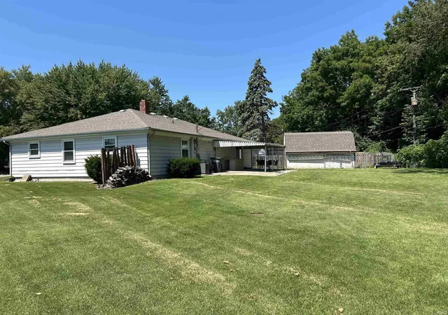 Photo 3 of Sale Pending at 1800 Tam O Shanter Ct, Kokomo, IN 46902 | MLS# 202628528 | Listing updated on 2026-09-14